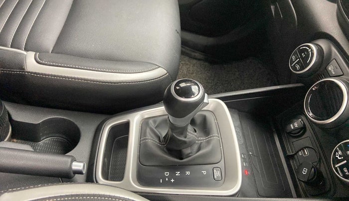2021 Hyundai VENUE SX PLUS 1.0 TURBO DCT, Petrol, Automatic, 28,869 km, Gear Lever