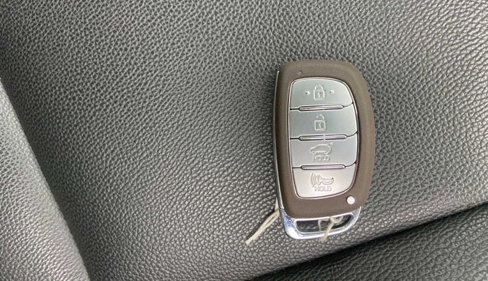 2021 Hyundai VENUE SX PLUS 1.0 TURBO DCT, Petrol, Automatic, 28,869 km, Key Close Up