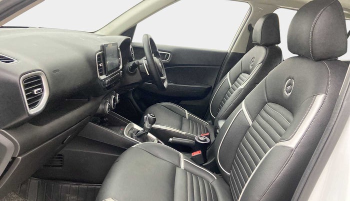 2021 Hyundai VENUE SX PLUS 1.0 TURBO DCT, Petrol, Automatic, 28,869 km, Right Side Front Door Cabin