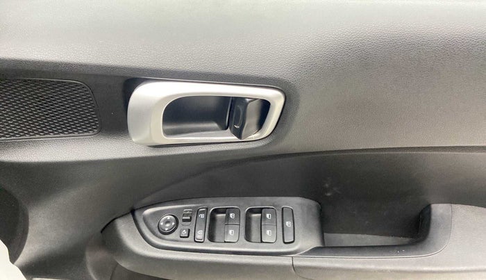 2021 Hyundai VENUE SX PLUS 1.0 TURBO DCT, Petrol, Automatic, 28,869 km, Driver Side Door Panels Control