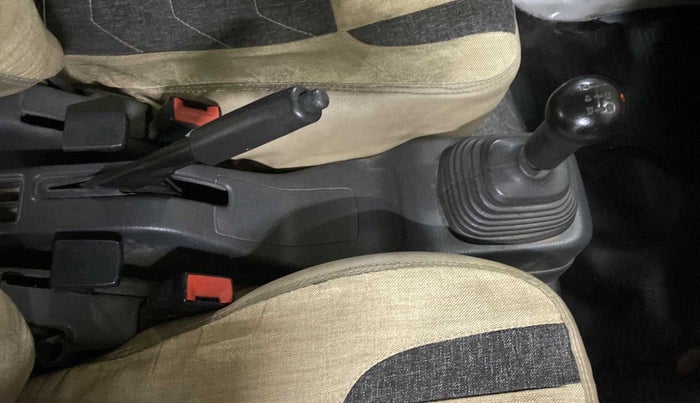 2016 Maruti Eeco 5 STR WITH A/C+HTR, CNG, Manual, 95,946 km, Gear Lever