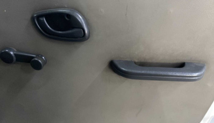 2016 Maruti Eeco 5 STR WITH A/C+HTR, CNG, Manual, 95,946 km, Driver Side Door Panels Control