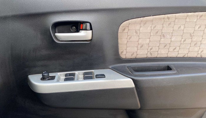 2015 Maruti Wagon R 1.0 VXI (O) AMT, Petrol, Automatic, 44,016 km, Driver Side Door Panels Control