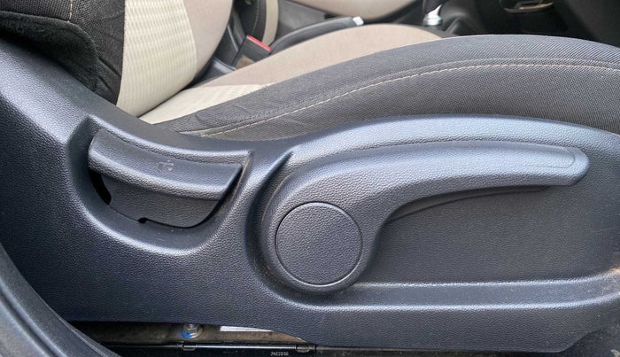 2018 Hyundai Elite i20 ASTA 1.2 (O), Petrol, Manual, 36,311 km, Driver Side Adjustment Panel