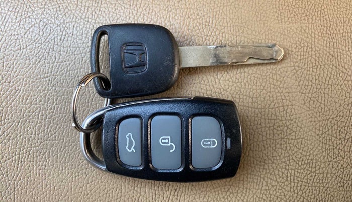 2019 Honda Amaze 1.2L I-VTEC E, Petrol, Manual, 98,418 km, Key Close Up