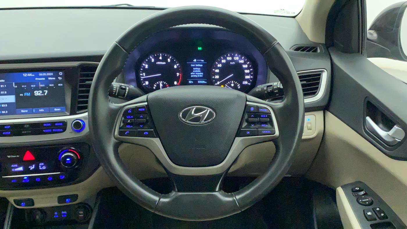2017 Hyundai Verna 1.6 VTVT SX O, Petrol, Manual, 32,028 km, Steering Wheel Close Up