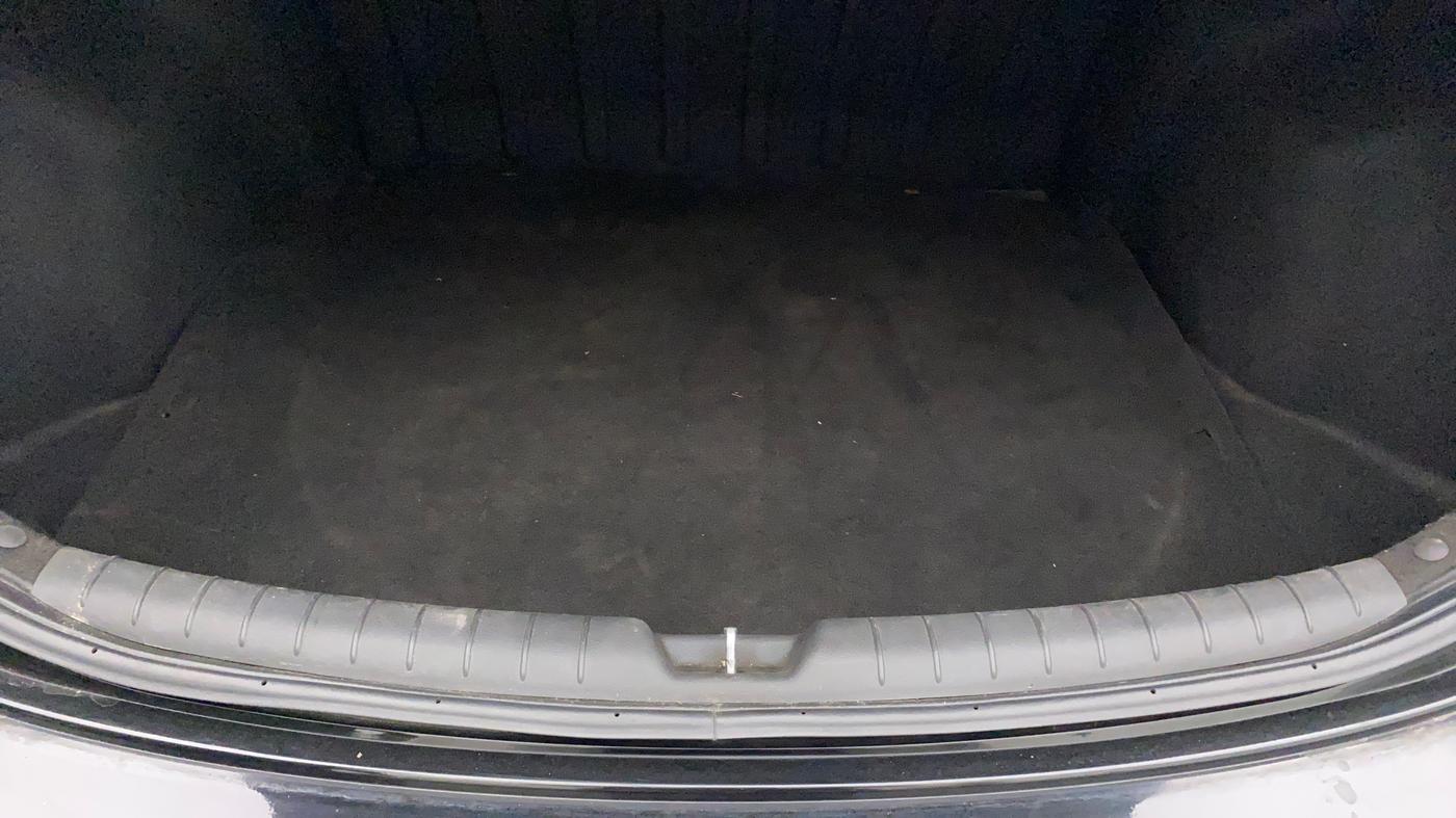 2017 Hyundai Verna 1.6 VTVT SX O, Petrol, Manual, 32,028 km, Boot Inside