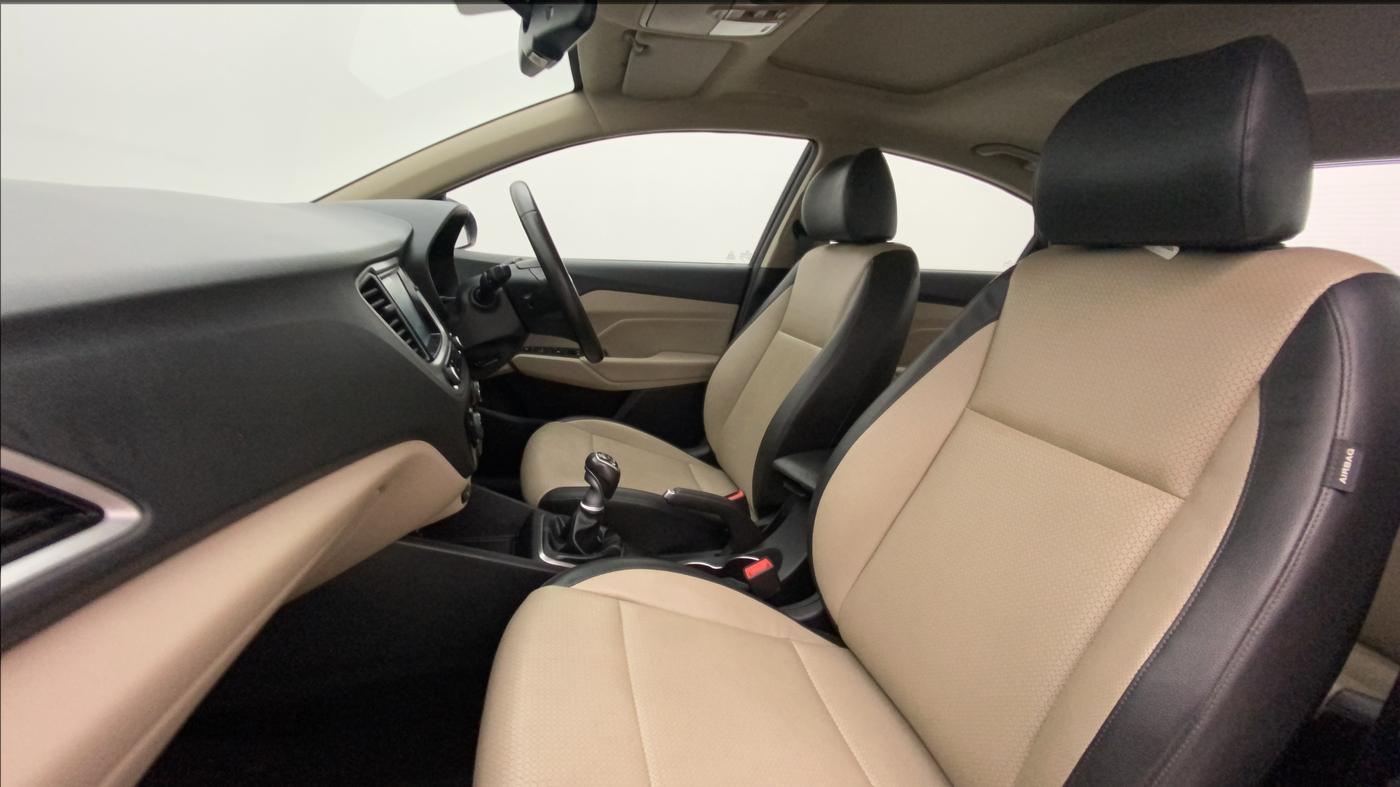 2017 Hyundai Verna 1.6 VTVT SX O, Petrol, Manual, 32,028 km, Right Side Front Door Cabin