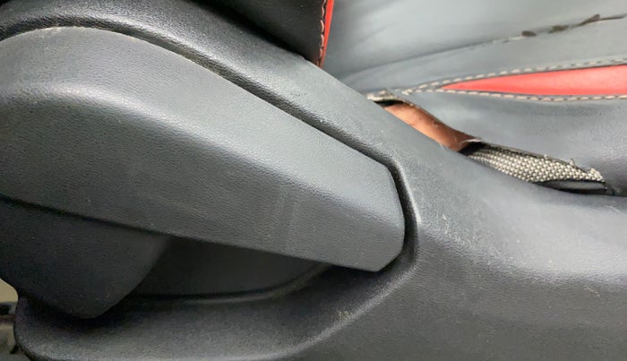 2022 Nissan MAGNITE XE, Petrol, Manual, 20,005 km, Driver Side Adjustment Panel