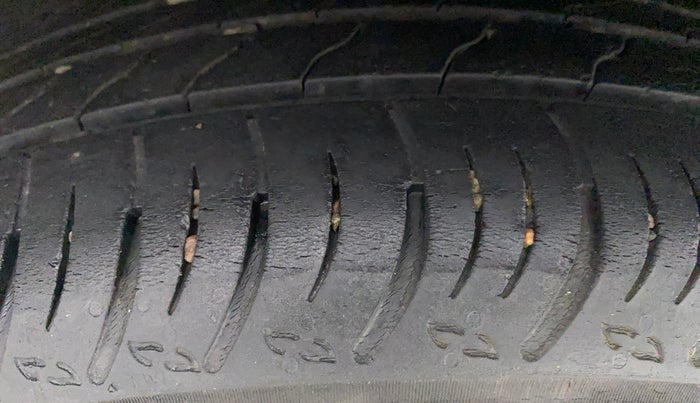 2022 Nissan MAGNITE XE, Petrol, Manual, 20,005 km, Right Rear Tyre Tread