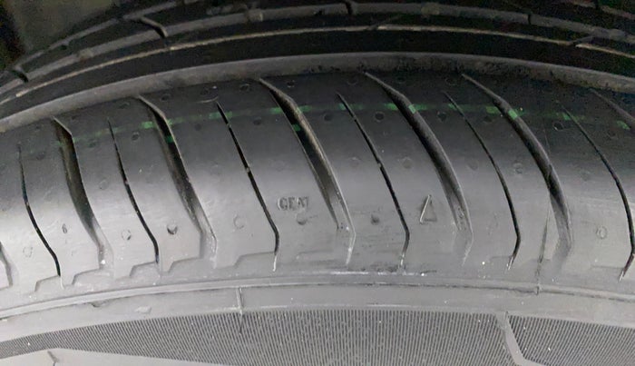 2022 Nissan MAGNITE XE, Petrol, Manual, 20,005 km, Left Front Tyre Tread