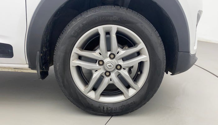 2021 Renault TRIBER RXZ, Petrol, Manual, 34,767 km, Right Front Wheel