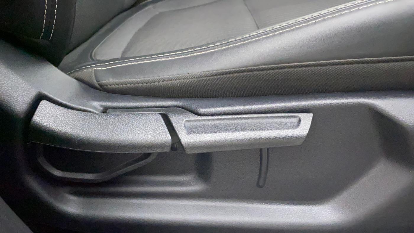 2022 Hyundai VENUE SX 1.0 (O) TURBO IMT, Petrol, Manual, 18,093 km, Driver Side Adjustment Panel