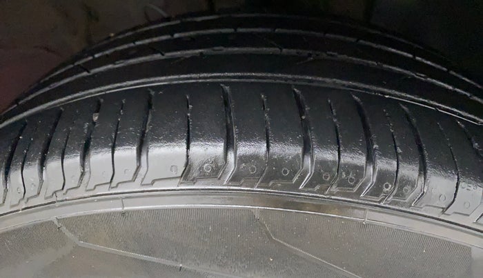 2022 Hyundai VENUE SX 1.0 (O) TURBO IMT, Petrol, Manual, 18,093 km, Right Front Tyre Tread