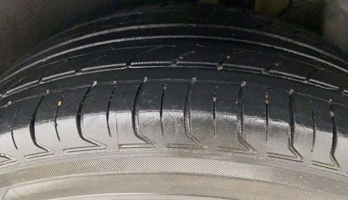2018 Maruti Dzire ZDI AMT, Diesel, Automatic, 1,13,652 km, Left Rear Tyre Tread