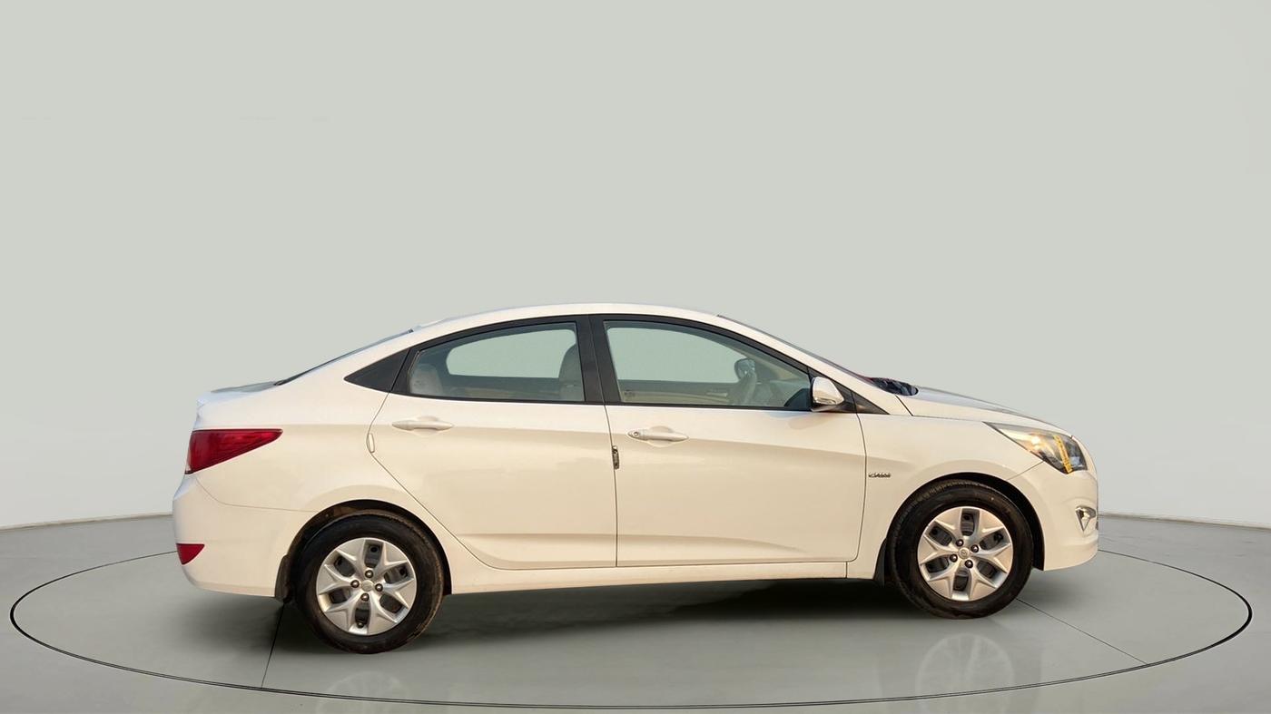 2017 Hyundai Verna 1.6 CRDI SX, Diesel, Manual, 85,069 km, Right Side View
