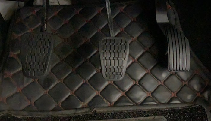 2024 Tata ALTROZ XE CNG, CNG, Manual, 19,266 km, Pedals