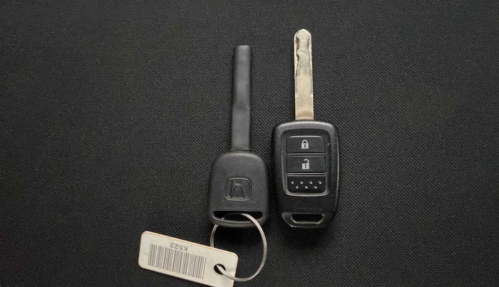 2018 Honda WR-V 1.2L I-VTEC VX MT, Petrol, Manual, 29,560 km, Key Close Up