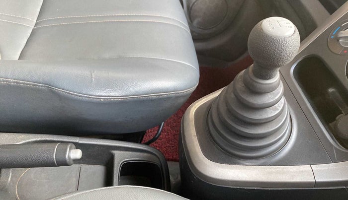 2012 Maruti Ritz VDI, Diesel, Manual, 1,00,328 km, Gear Lever