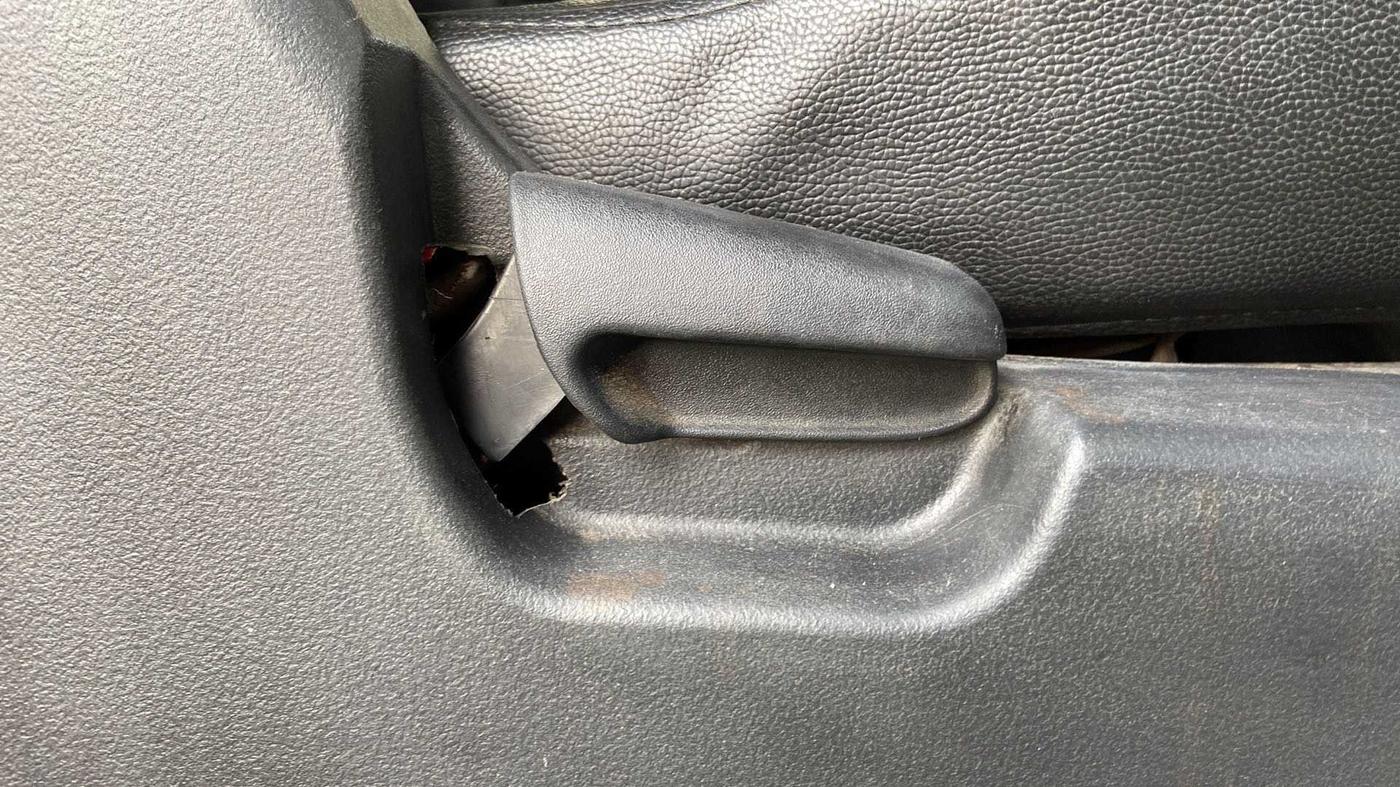 2017 Maruti Wagon R 1.0 VXI, CNG, Manual, 1,04,269 km, Driver Side Adjustment Panel