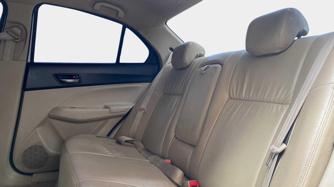 2018 Maruti Dzire VDI AMT, Diesel, Automatic, 1,01,172 km, Right Side Rear Door Cabin