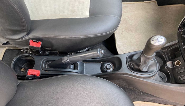 2018 Nissan Terrano XL O (D), Diesel, Manual, 30,486 km, Gear Lever