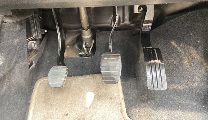 2018 Nissan Terrano XL O (D), Diesel, Manual, 30,486 km, Pedals