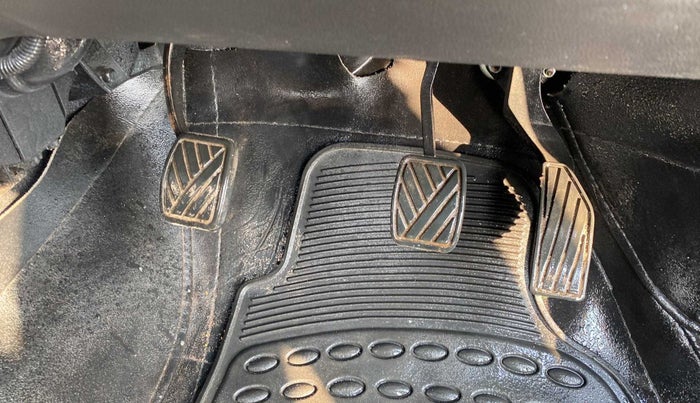 2016 Maruti Ritz LXI, Petrol, Manual, 27,082 km, Pedals