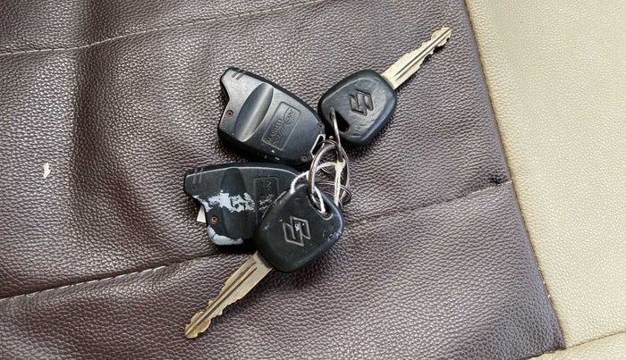 2018 Maruti Swift LXI, Petrol, Manual, 52,408 km, Key Close Up