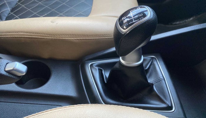 2015 Hyundai Elite i20 SPORTZ 1.4 (O) CRDI, Diesel, Manual, 91,454 km, Gear Lever