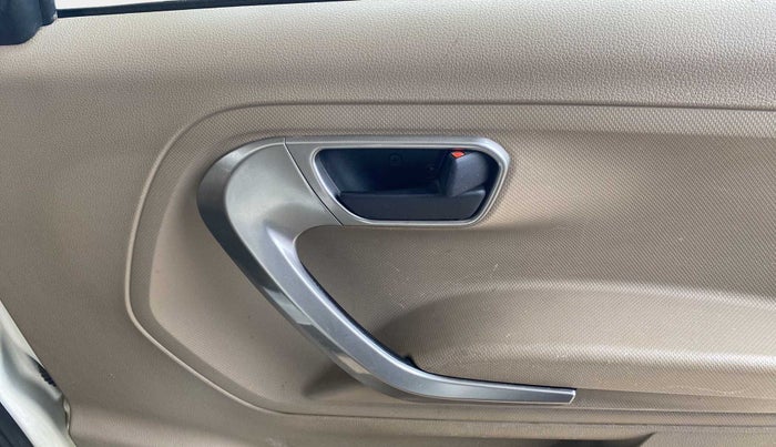 2022 Mahindra BOLERO NEO N 10, Diesel, Manual, 39,495 km, Driver Side Door Panels Control