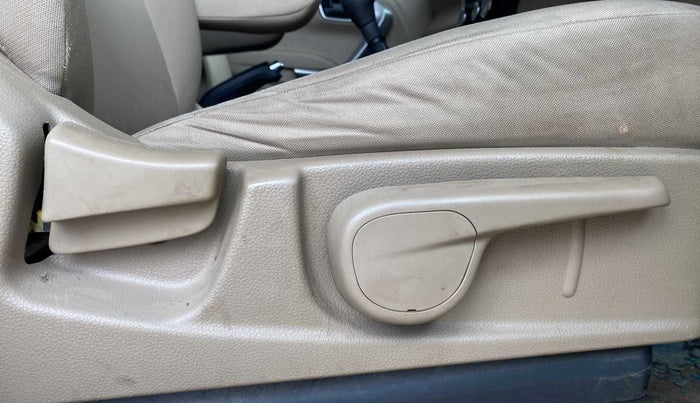 2022 Mahindra BOLERO NEO N 10, Diesel, Manual, 39,495 km, Driver Side Adjustment Panel