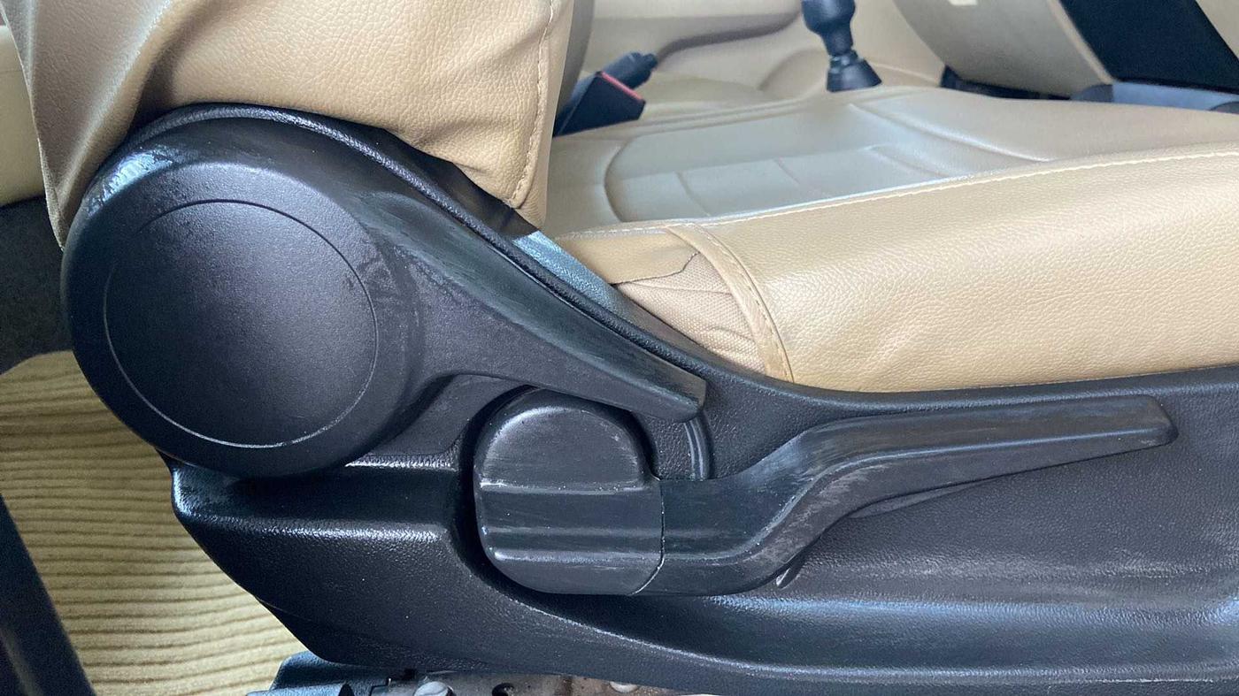 2021 Honda Amaze 1.2L I-VTEC VX, Petrol, Manual, 19,106 km, Driver Side Adjustment Panel