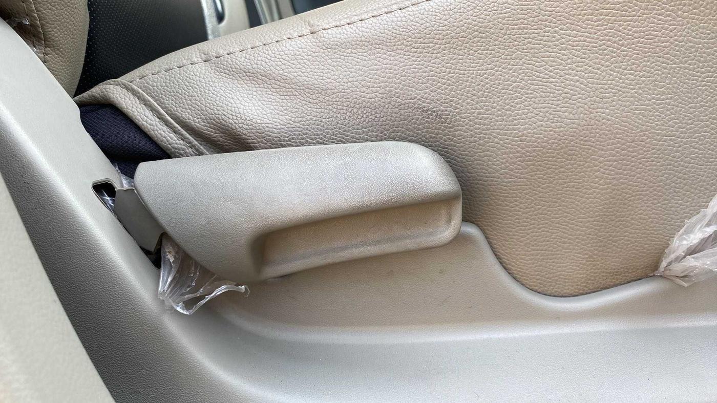 2017 Maruti Celerio VXI, Petrol, Manual, 25,724 km, Driver Side Adjustment Panel