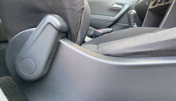 2017 Volkswagen Ameo TRENDLINE 1.2L, Petrol, Manual, 61,722 km, Driver Side Adjustment Panel