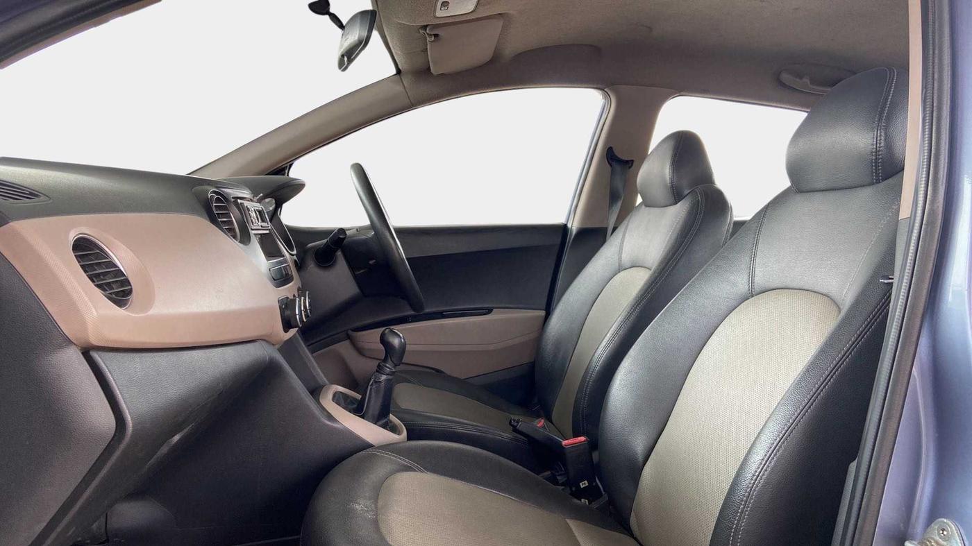 2015 Hyundai Xcent BASE 1.2, Petrol, Manual, 1,11,592 km, Right Side Front Door Cabin