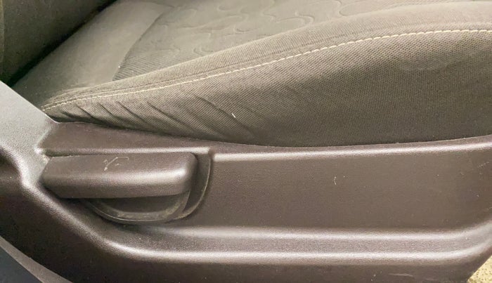 2011 Hyundai i20 MAGNA (O) 1.2, Petrol, Manual, 74,056 km, Driver Side Adjustment Panel