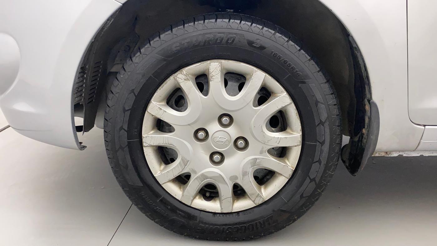 2011 Hyundai i20 MAGNA (O) 1.2, Petrol, Manual, 74,056 km, Left Front Wheel