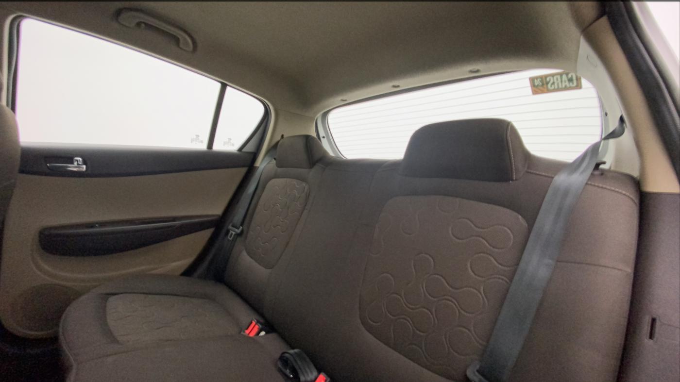 2011 Hyundai i20 MAGNA (O) 1.2, Petrol, Manual, 74,056 km, Right Side Rear Door Cabin