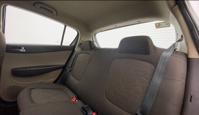 2011 Hyundai i20 MAGNA (O) 1.2, Petrol, Manual, 74,056 km, Right Side Rear Door Cabin