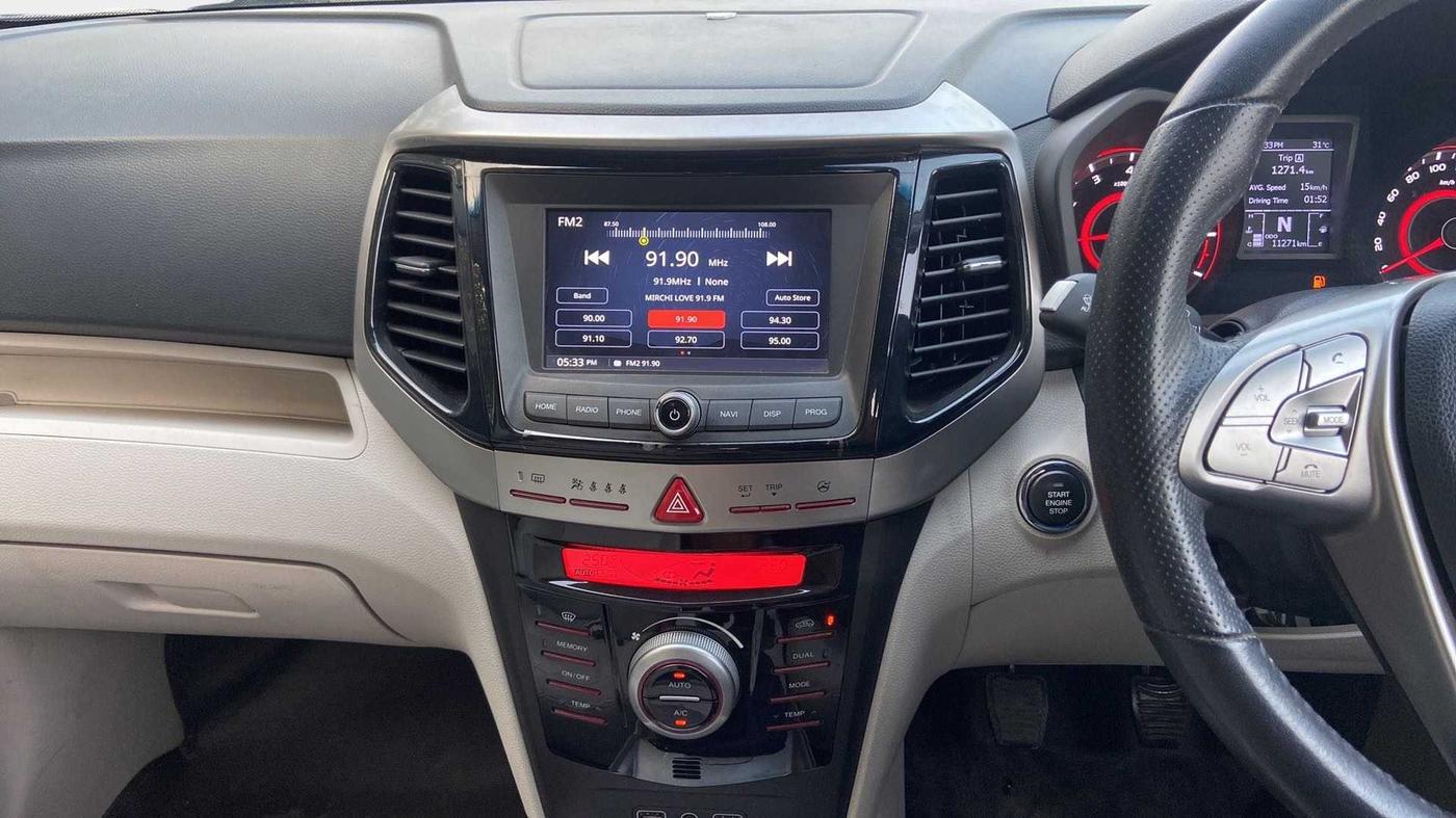 2019 Mahindra XUV300 W8 (O) 1.2 PETROL, Petrol, Manual, 11,249 km, Air Conditioner