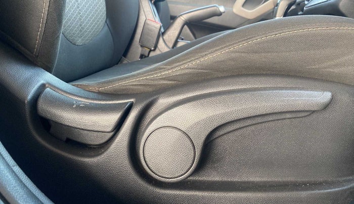 2017 Hyundai Creta SX PLUS AT 1.6 DIESEL, Diesel, Automatic, 89,216 km, Driver Side Adjustment Panel