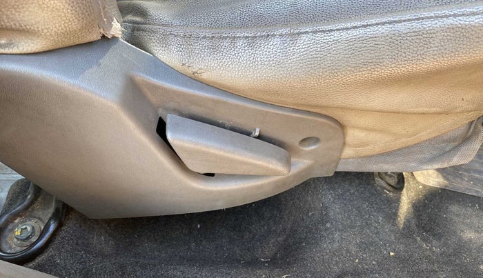 2017 Datsun Go Plus T, Petrol, Manual, 45,068 km, Driver Side Adjustment Panel