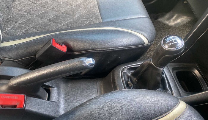 2017 Maruti Swift VXI, Petrol, Manual, 69,163 km, Gear Lever