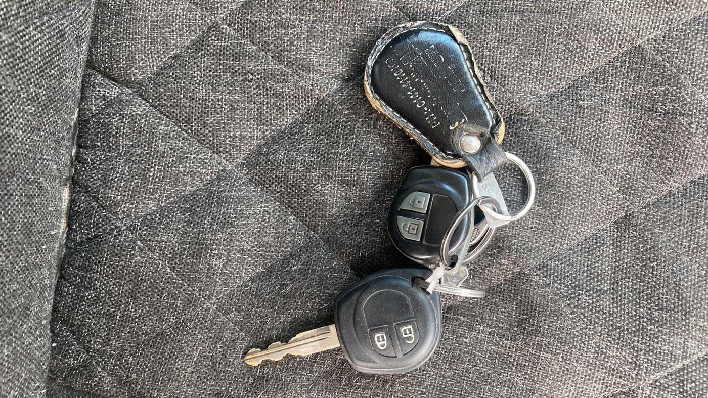 2017 Maruti Swift VXI, Petrol, Manual, 69,163 km, Key Close Up