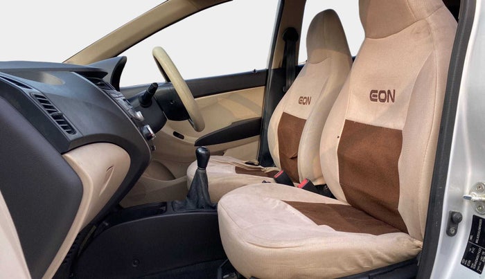 2014 Hyundai Eon MAGNA +, Petrol, Manual, 18,719 km, Right Side Front Door Cabin