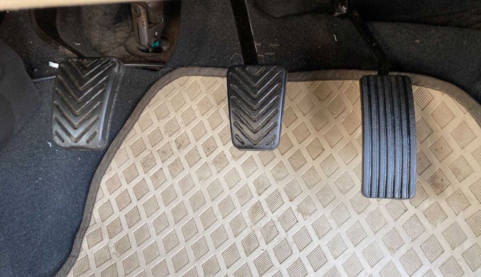 2014 Hyundai Eon MAGNA +, Petrol, Manual, 18,719 km, Pedals