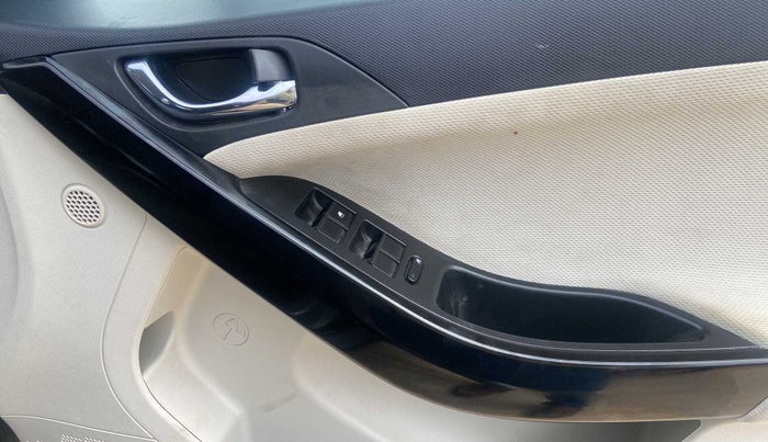 2021 Tata NEXON XZA PLUS SUNROOF PETROL, Petrol, Automatic, 11,419 km, Driver Side Door Panels Control