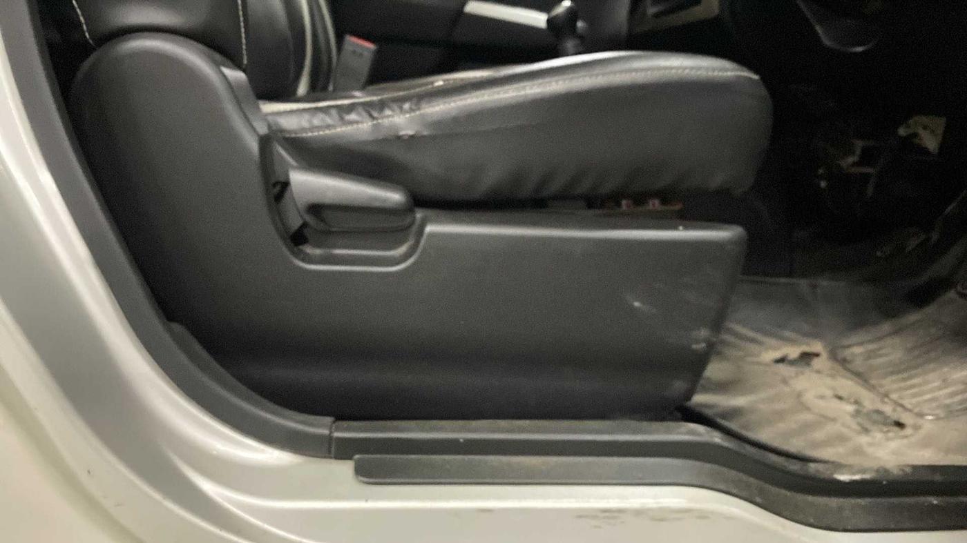 2014 Maruti Wagon R 1.0 LXI, Petrol, Manual, 1,02,910 km, Driver Side Adjustment Panel