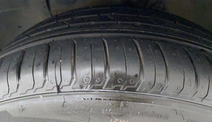 2015 Hyundai Elite i20 ASTA 1.2, Petrol, Manual, 57,027 km, Left Front Tyre Tread